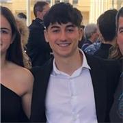 Doy clases de matematicas presenciales a alumnos de hasta 2° de Bachillerato. Media del curso 9,9 .Experiencia dando clases